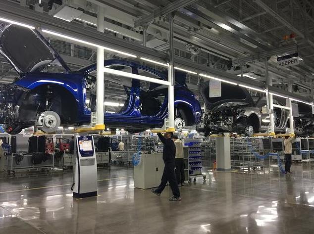 美丽的自动化出产线车间